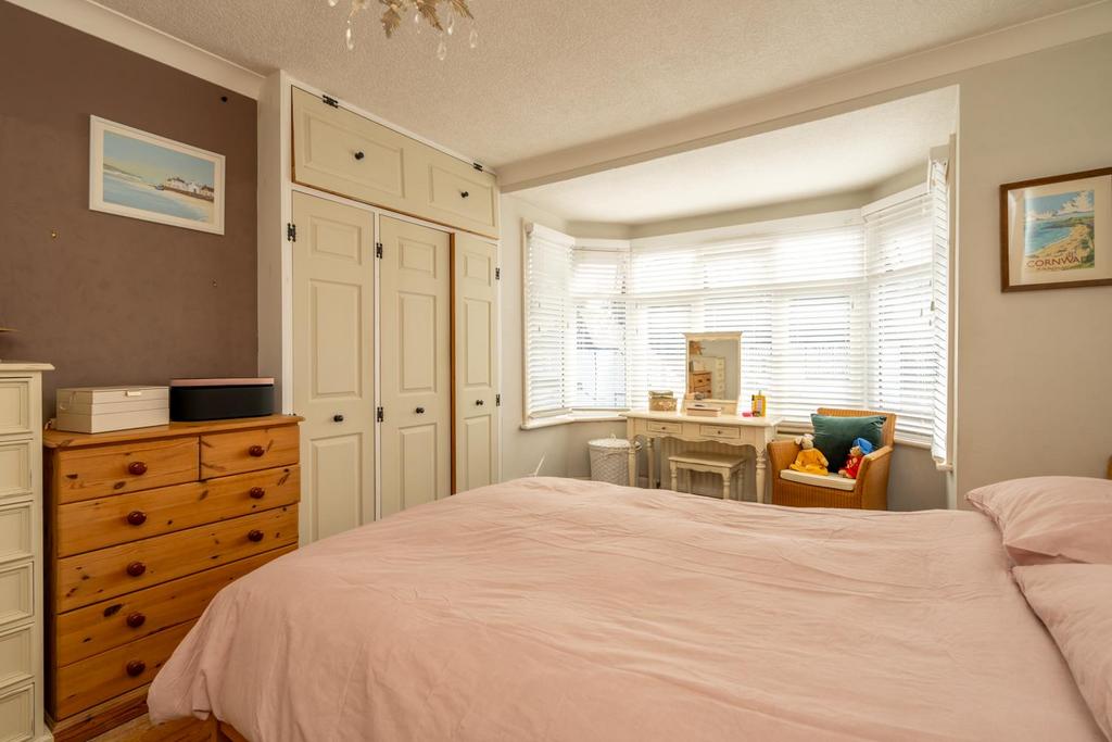 Bedroom 1.jpg