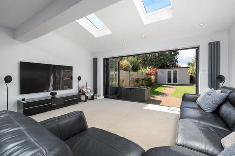 undefined, Cottimore Avenue, Walton-on-Thames, KT12