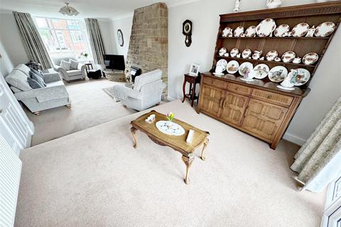 3 bedroom semi-detached house for sale, Queen Mary Avenue, Cleethorpes, N.E. Lincs, DN35 7SX