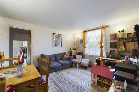 Flat 2, 10 Ramsden Road, London, N11 3JE