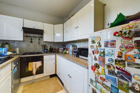 Flat 2, 10 Ramsden Road, London, N11 3JE