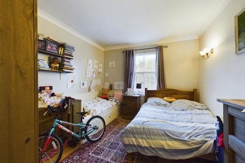 Flat 2, 10 Ramsden Road, London, N11 3JE