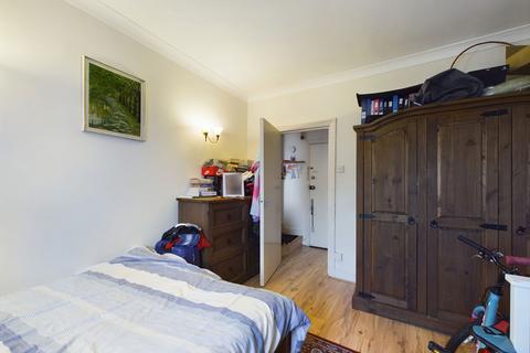 Flat 2, 10 Ramsden Road, London, N11 3JE