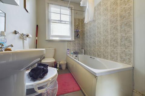 Flat 2, 10 Ramsden Road, London, N11 3JE