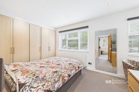 114 Phipps Bridge Road, London, SW19 2SU