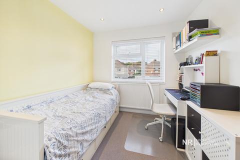 114 Phipps Bridge Road, London, SW19 2SU