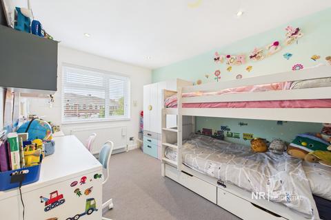 114 Phipps Bridge Road, London, SW19 2SU