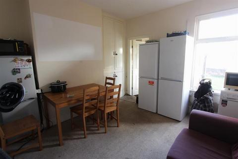 3 bedroom terraced house for sale, Bellhouse Road, Sheffield, S5 6HT