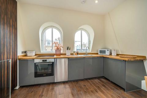 2 bedroom flat to rent, Curzon Street, London W1J