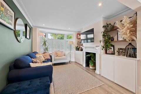 3 bedroom end of terrace house for sale, Green Lane, Hersham Village, KT12