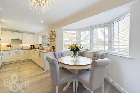 4 bedroom detached house for sale, Nursery Close, Lowestoft