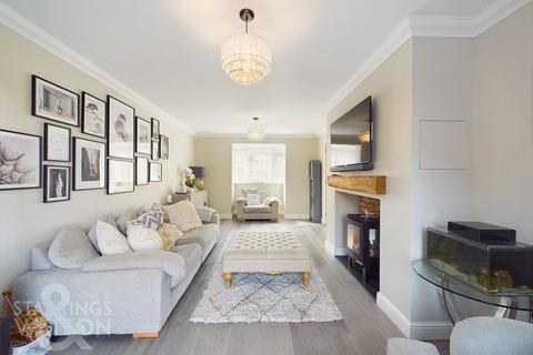 4 bedroom detached house for sale, Nursery Close, Lowestoft