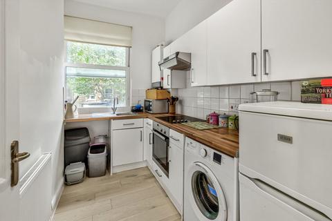 2 bedroom flat to rent, Loftus Road, London W12