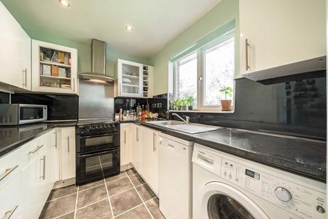 1 bedroom flat for sale, Stevenson Crescent, London SE16