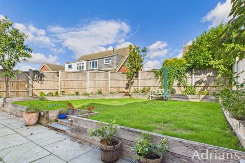 2 bedroom detached house for sale, Downsway, Chelmsford