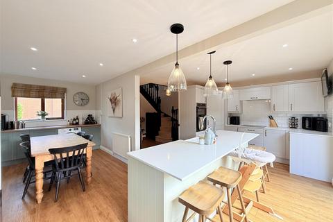 4 bedroom detached house for sale, Millfield Drive, Stowmarket IP14