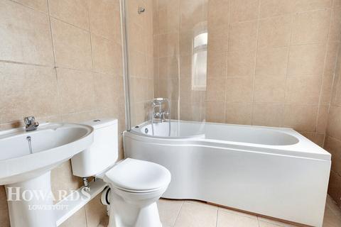 3 bedroom terraced house for sale, Blackheath Road, Lowestoft