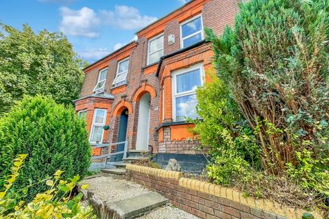 Ashton Road, Luton, Bedfordshire, LU1 3QQ