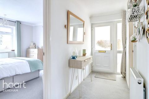 2 bedroom detached bungalow for sale, St Andrews Close, Holme Hale