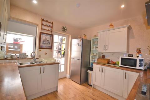 2 bedroom detached bungalow for sale, Coombe Avenue, Weymouth