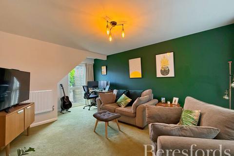 3 bedroom terraced house for sale, Carisbrooke Close, Hornchurch, RM11