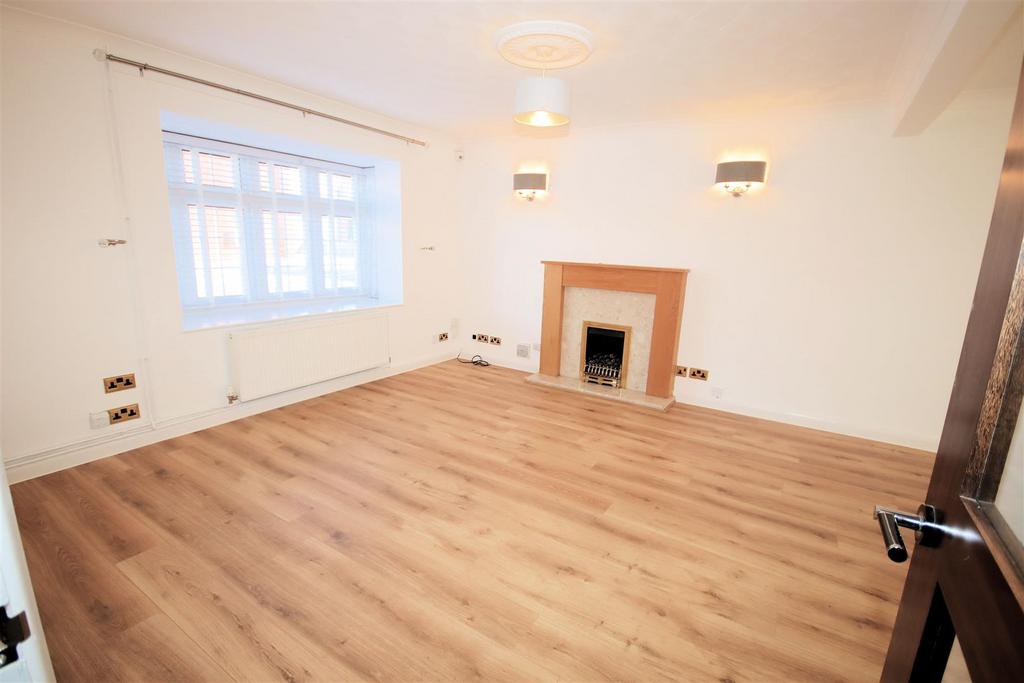 Lounge / Dining Room