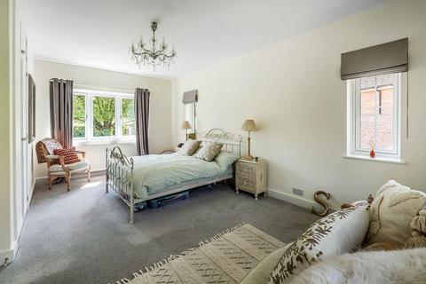 6 Cunliffe Close, Headley, Epsom, KT18 6EG
