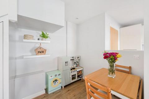 4 Crystal Place, Worcester Park, KT4 8QN