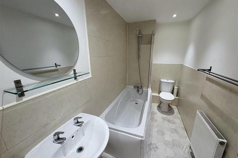 1 bedroom in a house share to rent, Granby Road, Headingley, Leeds, LS6 3AS