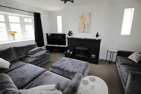 3 bedroom detached house for sale, Freshfields Avenue, Upminster RM14