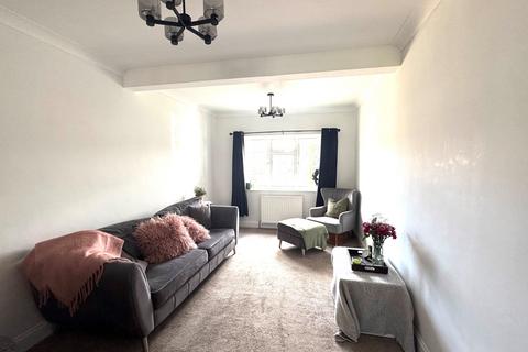 3 bedroom detached house for sale, Freshfields Avenue, Upminster RM14