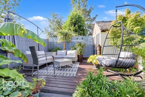2 bedroom semi-detached house for sale, Chapel Street, Derby