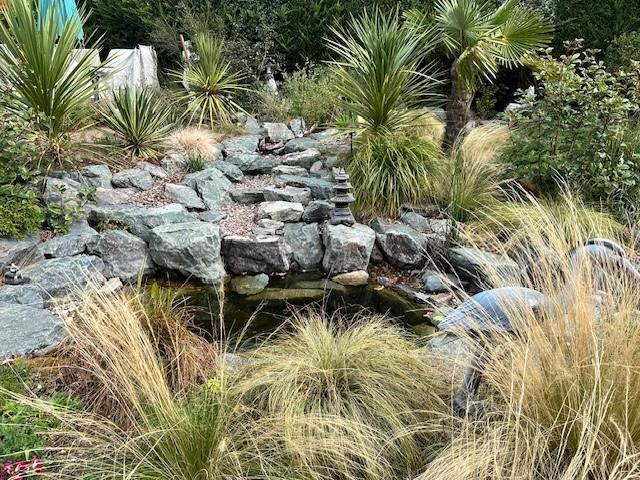 10 Dovecote Garden 2.jpg