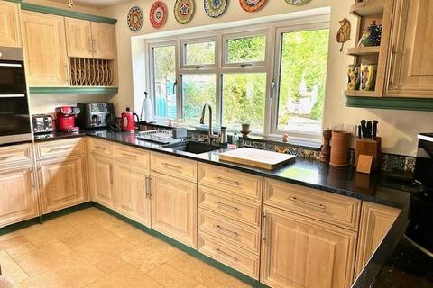 4 bedroom detached house for sale, The Dovecote, Charlton, Pershore