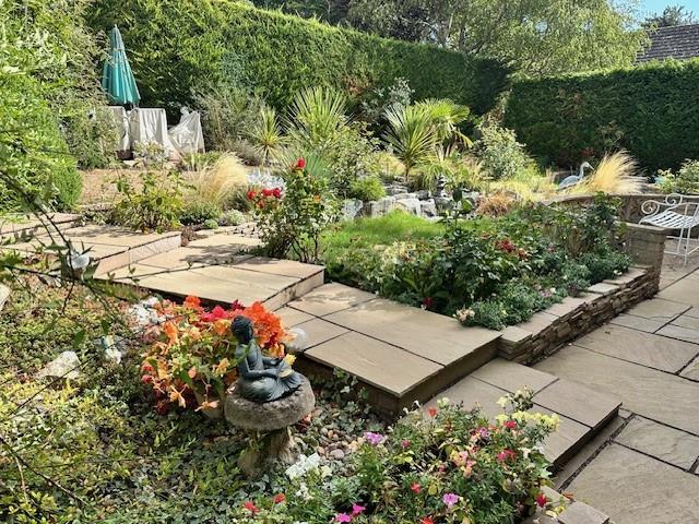 10 Dovecote Garden.jpg