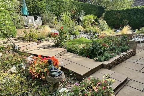 4 bedroom detached house for sale, The Dovecote, Charlton, Pershore