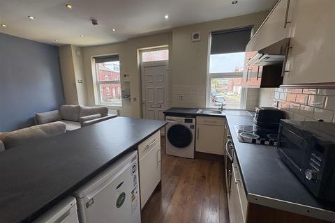 1 bedroom in a house share to rent, Granby Road, Headingley, Leeds, LS6 3AS