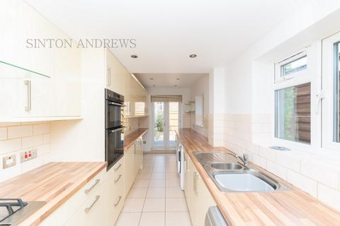 3 bedroom house to rent, St Andrews Road, Hanwell, W7