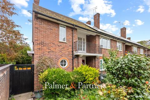 2 bedroom maisonette for sale, Taylor Court, The Dutch Quarter, Colchester, Essex, CO1