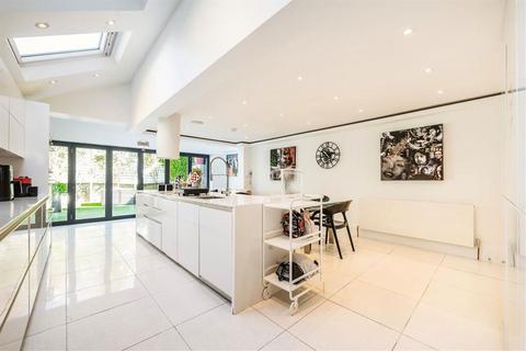 5 bedroom terraced house for sale, Cathles Road, London SW12