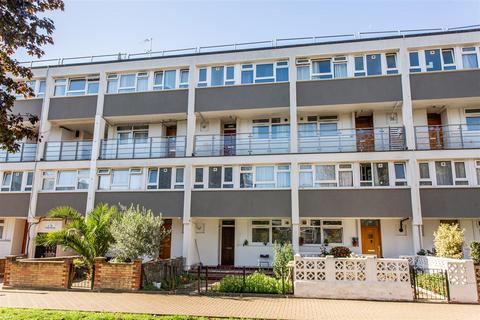 3 bedroom flat to rent, Treby Street, Mile End, E3