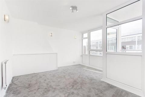 3 bedroom flat to rent, Treby Street, Mile End, E3