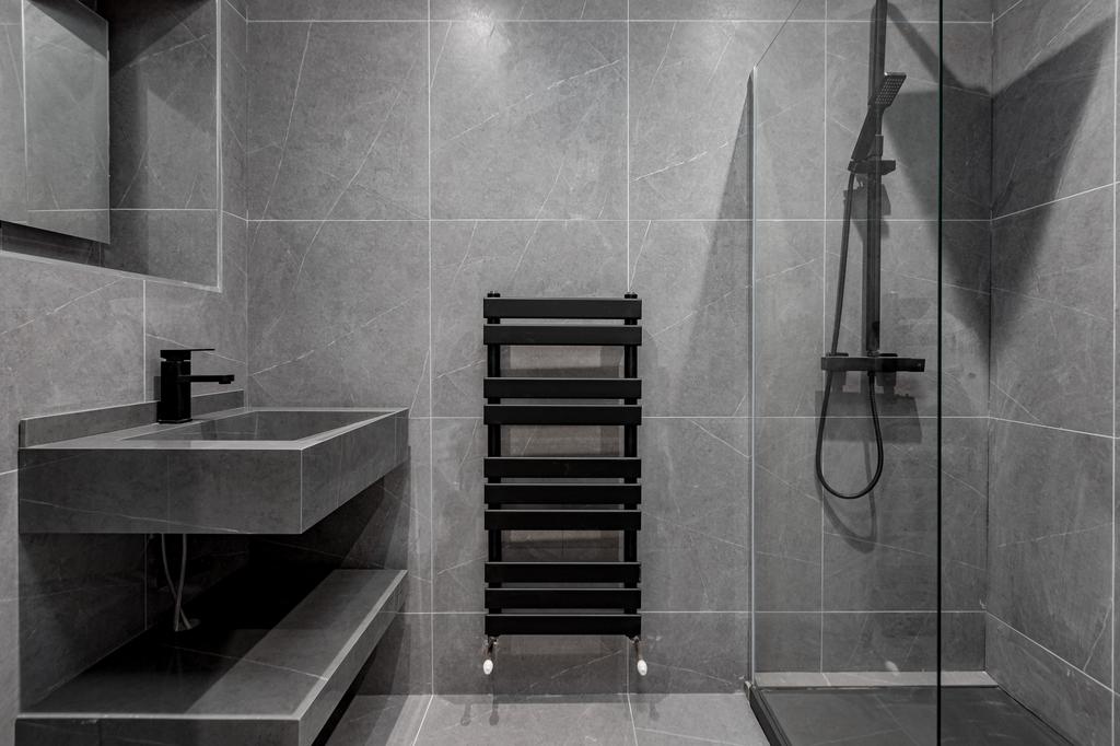 Primary En Suite