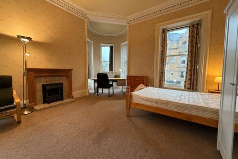 4 bedroom flat to rent, Marchmont Road EH9