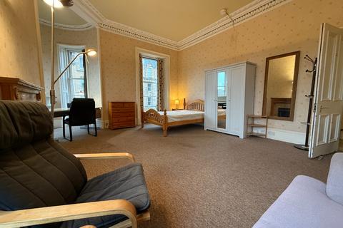 4 bedroom flat to rent, Marchmont Road EH9