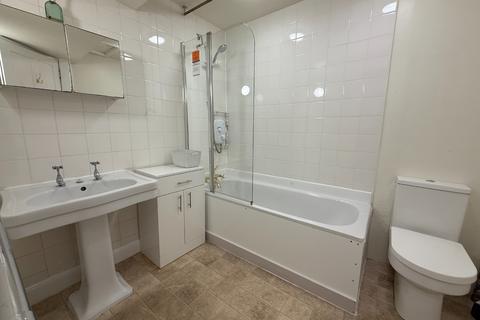 4 bedroom flat to rent, Marchmont Road EH9