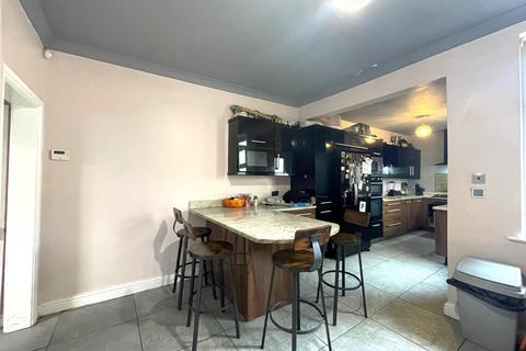 3 bedroom terraced house for sale, Marlbrook Drive, Westhoughton, Bolton