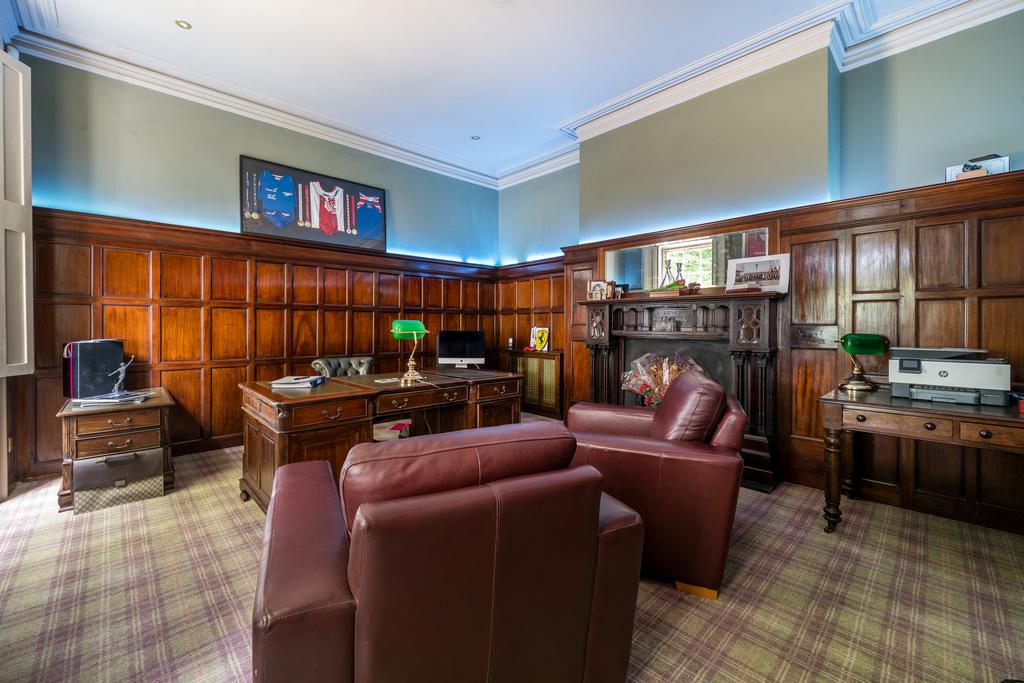 1344036-1-68b1b095d0de6-ARW