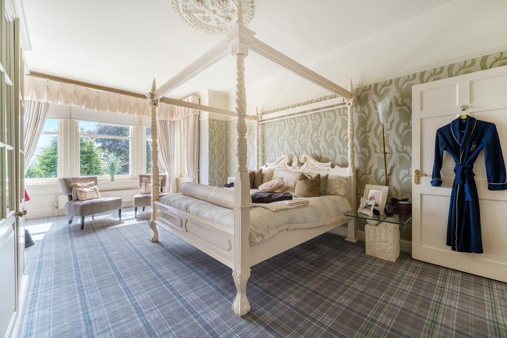 1344036-15-68b1be28d1239-ARW