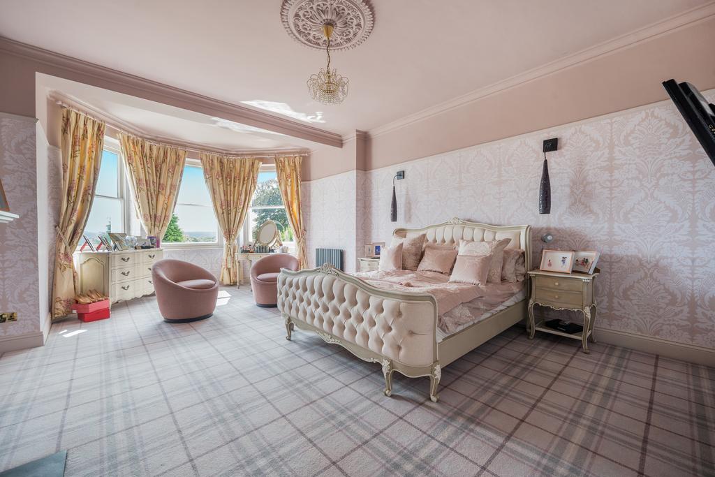 1344036-18-68b1be6e15196-ARW